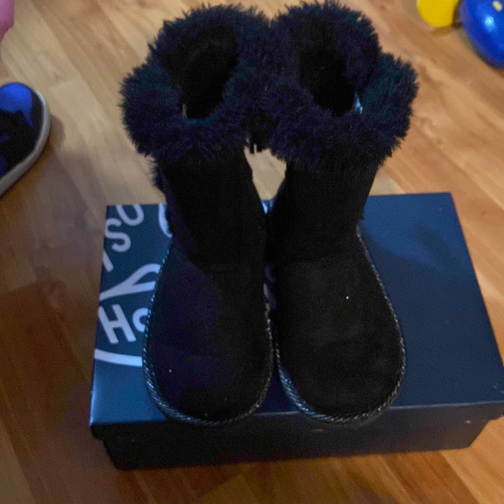 Girls black boots